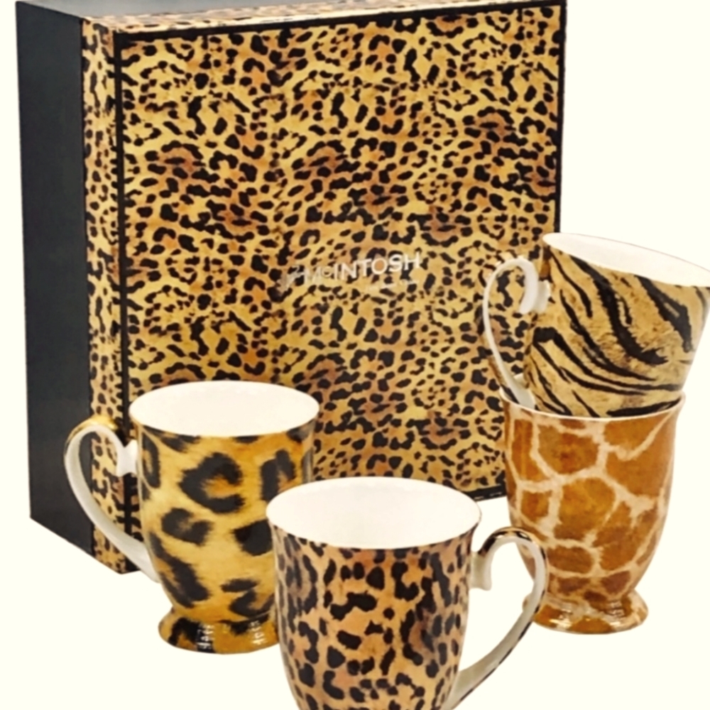 NWOT, McIntosh go wild set of 4 mugs, with gift box